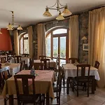 Karyatis