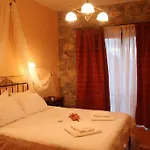 Karyatis Hotel 3*
