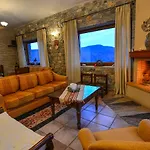 Karyatis Hotel 3*