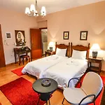 Hotel Karyatis 3*