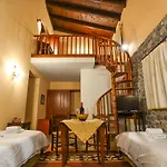 Karyatis Szálloda 3*