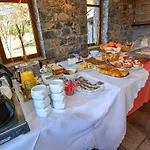 Karyatis Szálloda