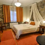 Karyatis