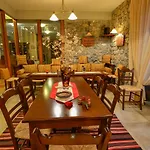 Karyatis Hotel 3*