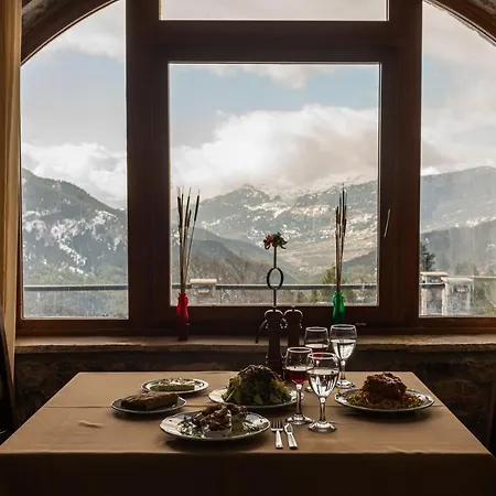 Karyatis Szálloda Mészi Szinikía Trikálon