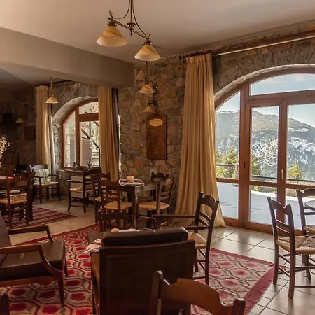 Karyatis Hotel