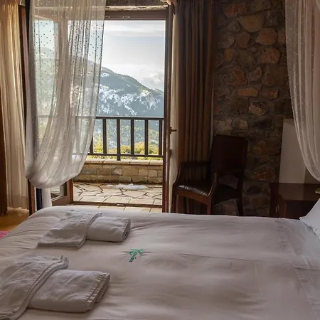 Karyatis Hotel 3*