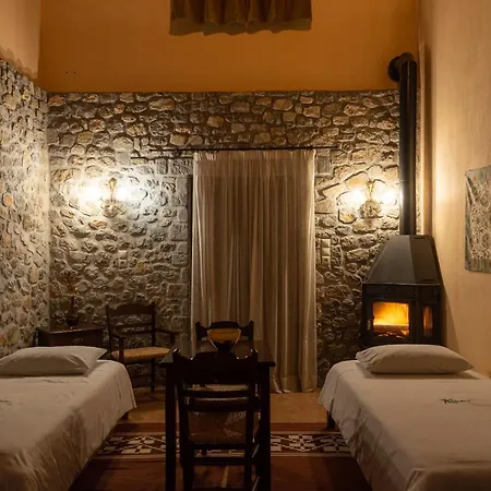 Hotel Karyatis