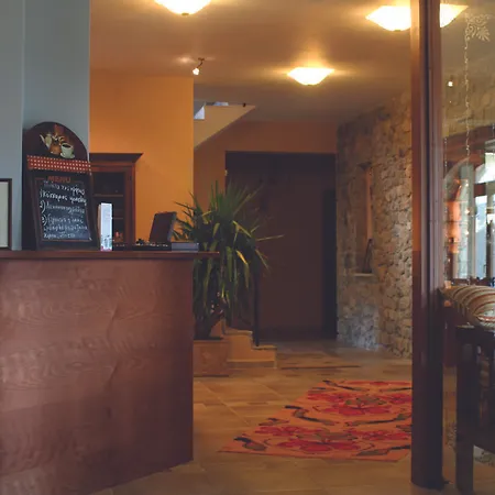 Karyatis Otel Synikia Mesi Trikalon