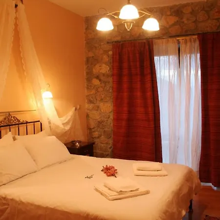Karyatis Hotel 3*