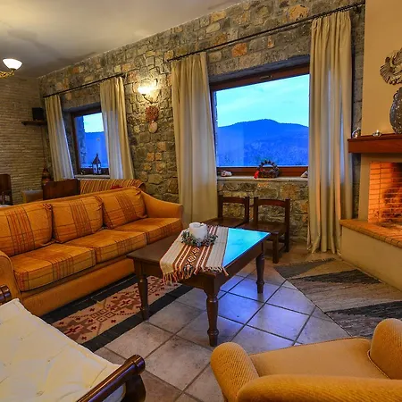 Karyatis Hotel 3*
