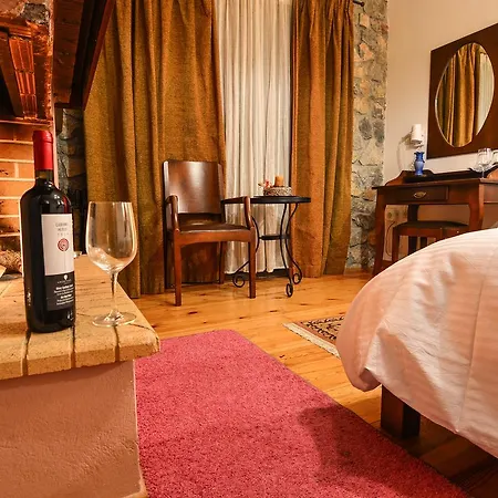 Karyatis Hotel