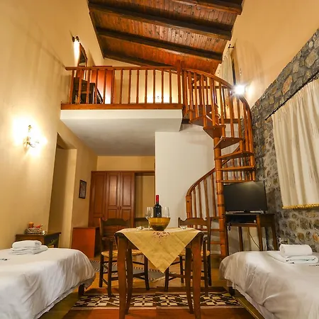 Karyatis Hotel 3*