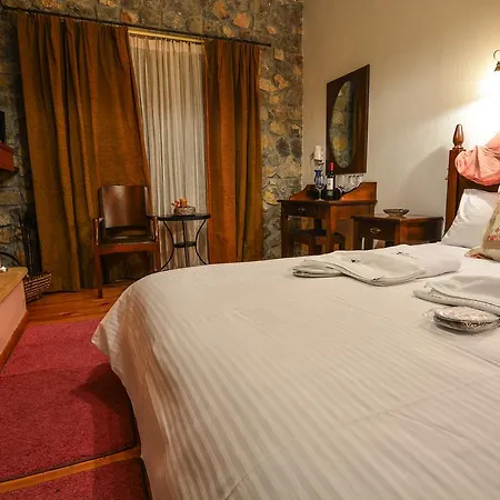 Karyatis Hotel 3*
