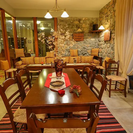 Karyatis Hotel 3*