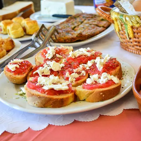 Karyatis Hotel 3*