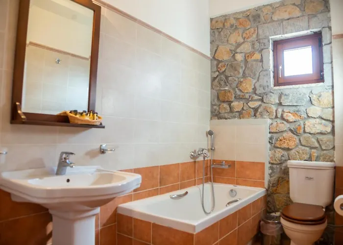 Karyatis Mészi Szinikía Trikálon